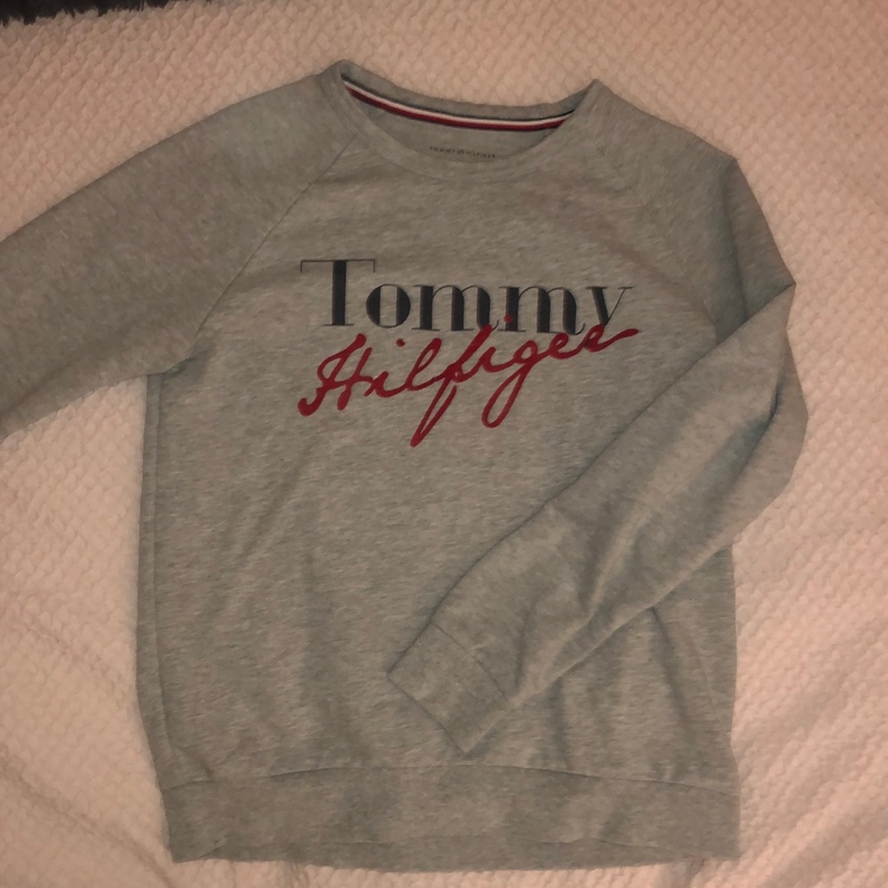 Tommy hilfiher sweater